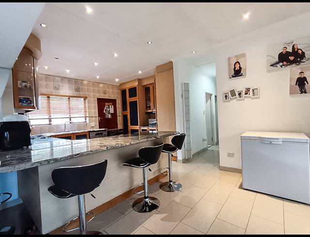 3 BEDROOM SIMPLEX FOR SALE IN AVOCA